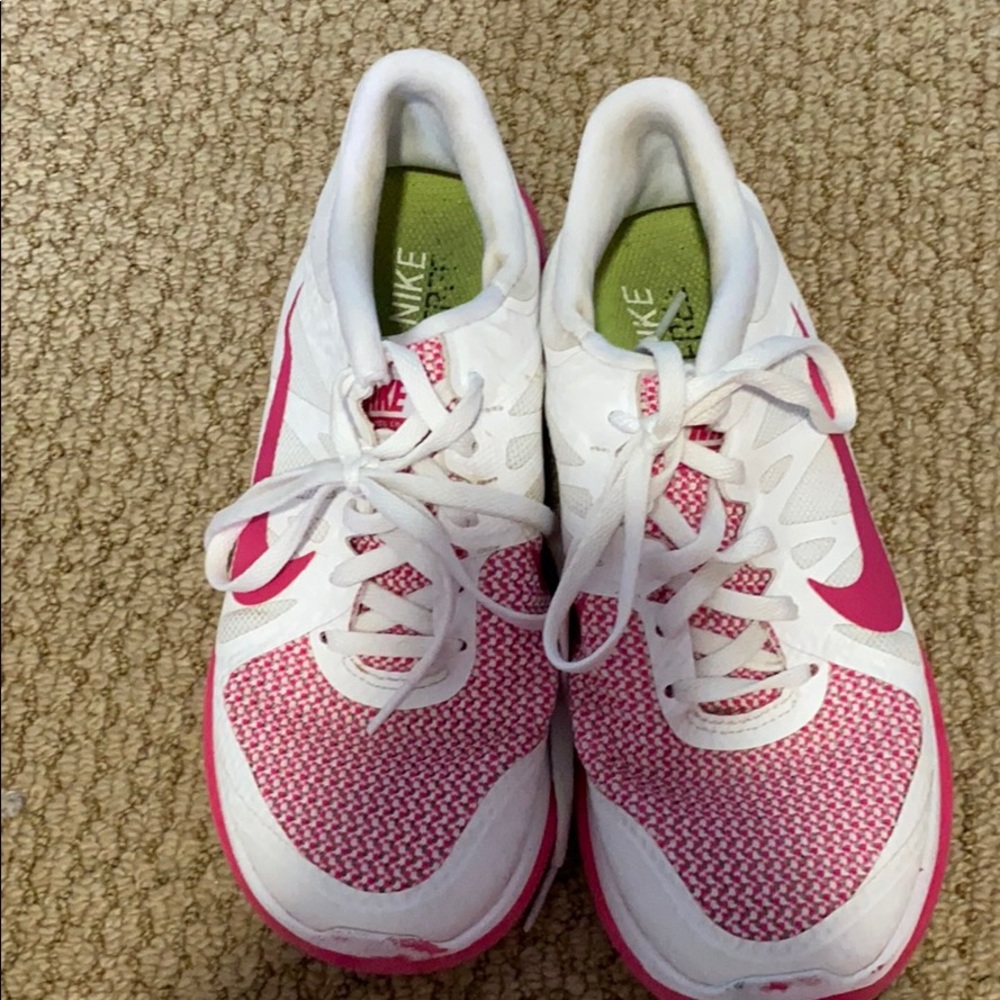 pink nike free runs